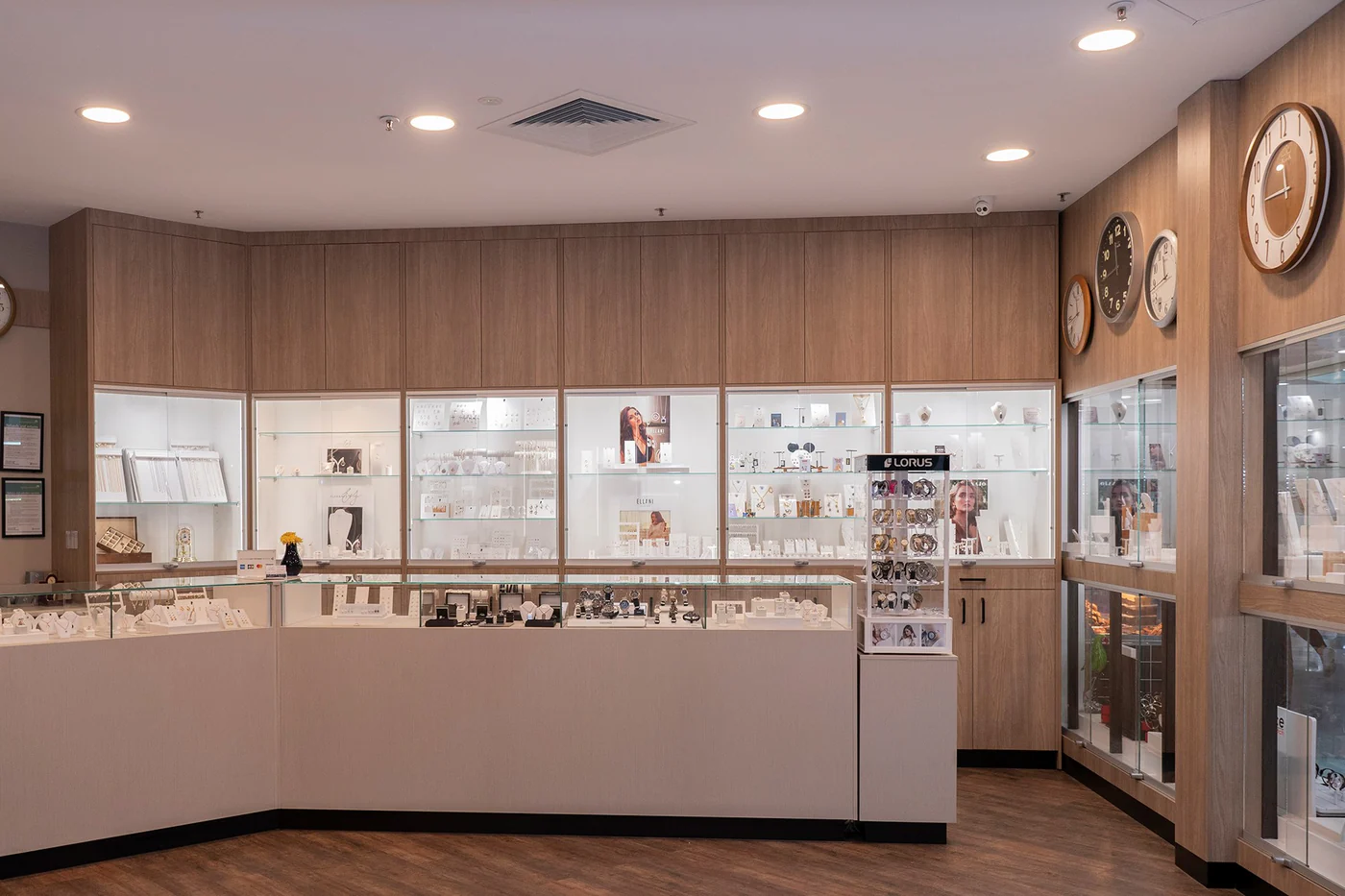 LuxeDisplay Shop 1 LuxeDisplay Shop -LuxeDisplay Shop